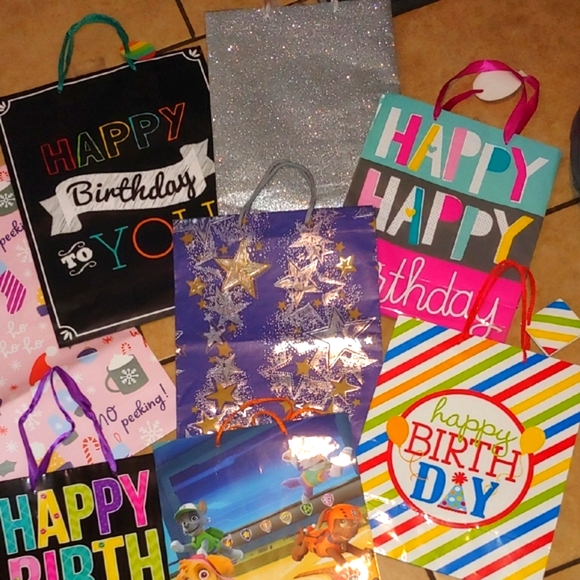 Colorful Assorted Gift Bags Set * 9 Bags * Assorted Sizes From 9" to 18" Tall - Picture 4 of 7